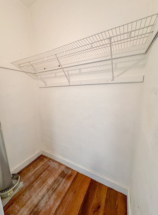 Building Photo - 2 BED/ 2 BATH SINGLE FAMILY HOME