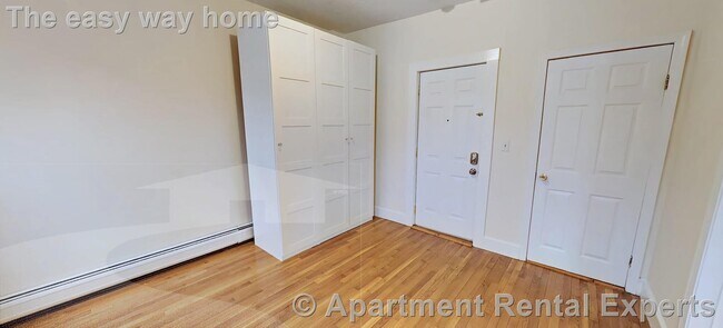 Building Photo - 38 Bond St