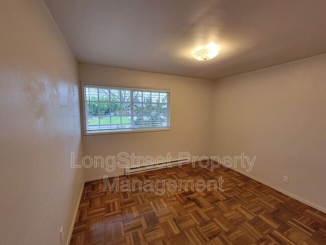 Building Photo - 5160 NE Willamette Ave