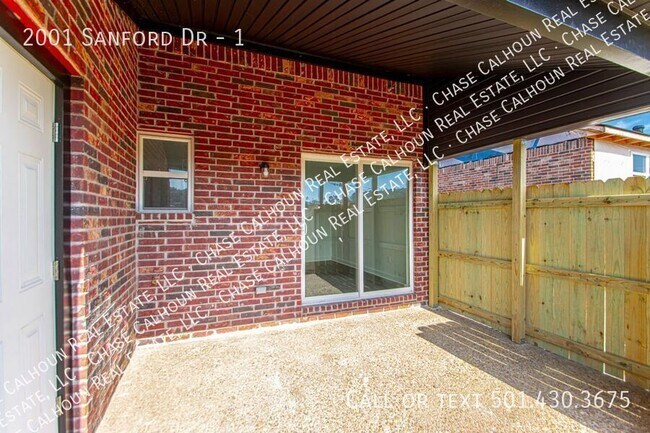 Building Photo - 2001 Sanford Dr