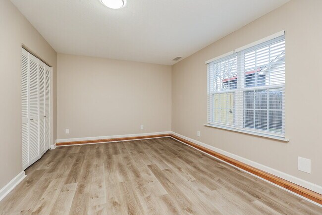 Building Photo - 841 Post Oak Dr