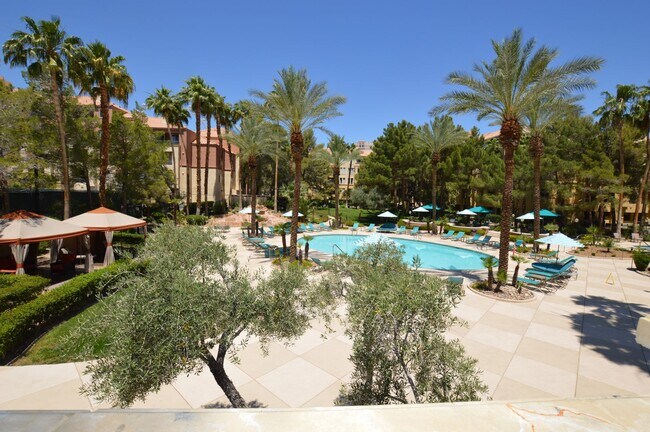Building Photo - Meridian Unfurnished 1 Bdr/ 1 Bath Luxury ...