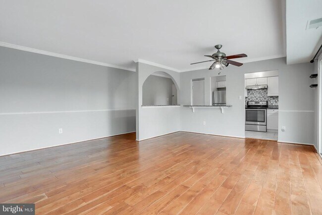 Building Photo - 3240 S 28th St