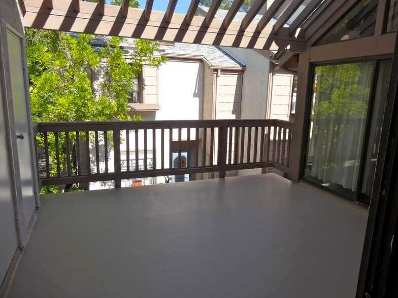 Private deck - 26701 Quail Crk