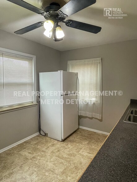 Building Photo - 25284 Stanford St