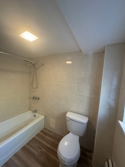 Building Photo - 39 Silver St