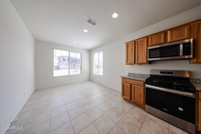 Building Photo - 7118 W Bent Tree Dr