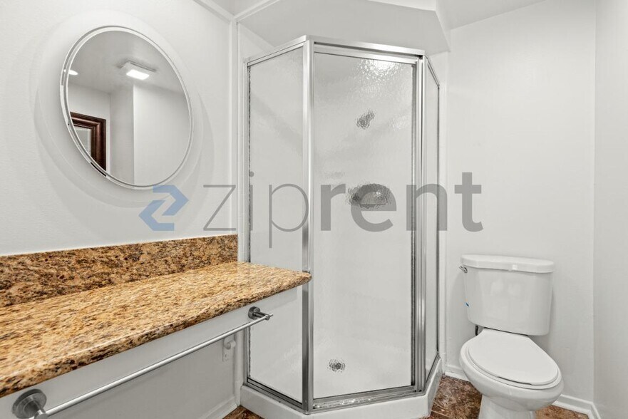 Building Photo - Unit Unit A