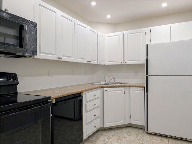 Building Photo - 3101 Oakland Shores Dr