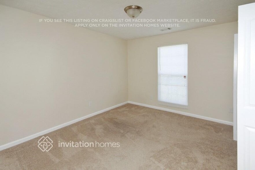 Building Photo - 1507 Locomotive Dr NE