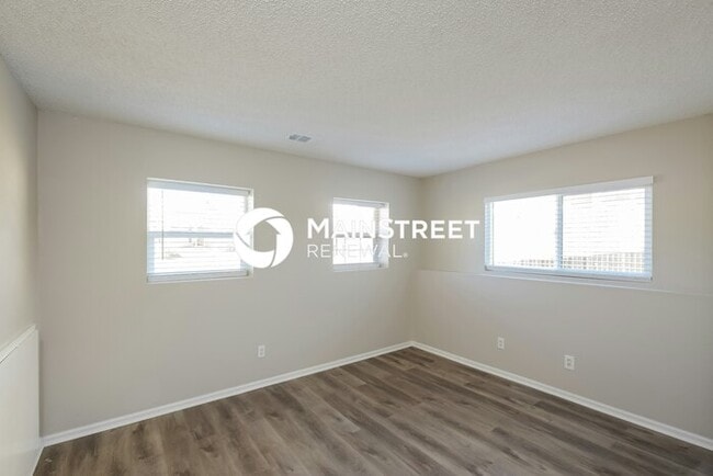 Building Photo - 5 Bedroom Pet-Friendly Home in AURORA, CO ...