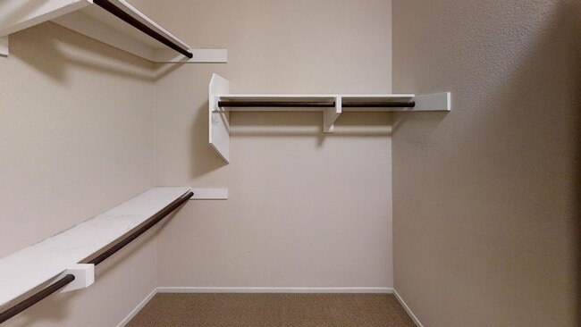 Building Photo - Singleton Heights 4 bedroom 3 1/2 bath Home