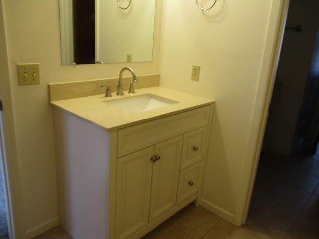 Building Photo - 206 Ann Cir