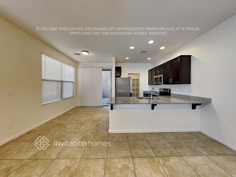 Building Photo - 1443 S Ponderosa Dr