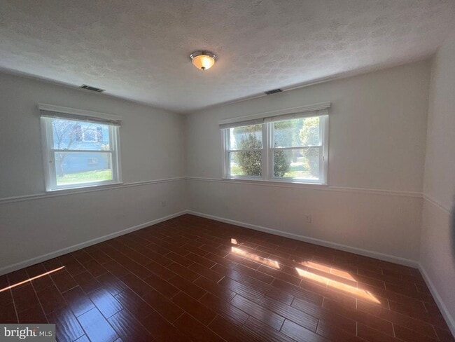 Building Photo - 119 Buckingham Dr