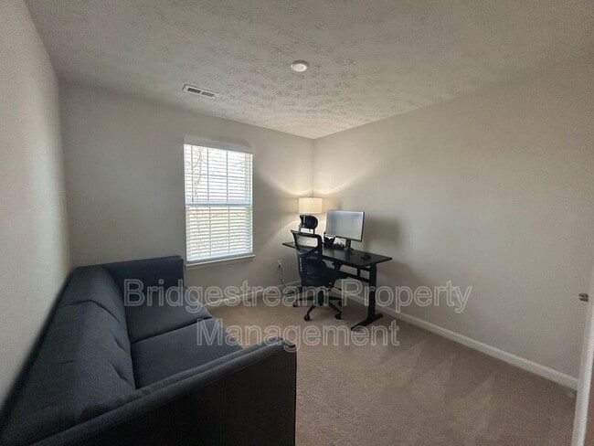 Building Photo - 14 Cascade Dr