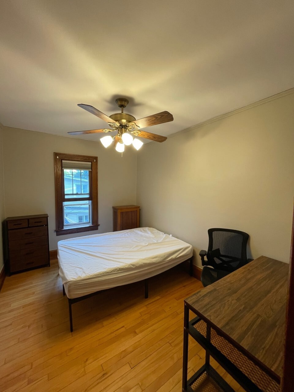 Bed room - 1010 S Forest Ave