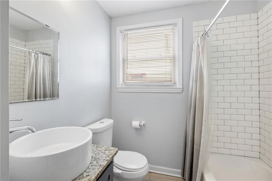 Building Photo - 1649 Beecher St SW