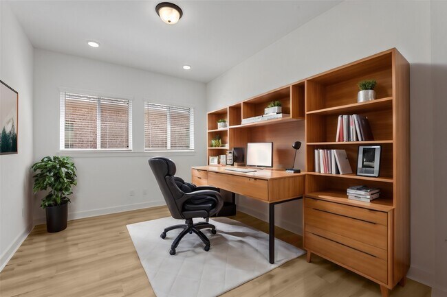 Building Photo - 15240 Hemingway Heights Dr