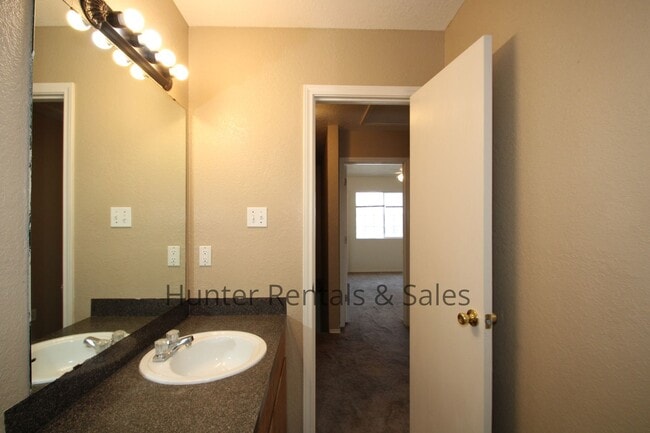 Building Photo - Lonesome Dove Two-Bedroom