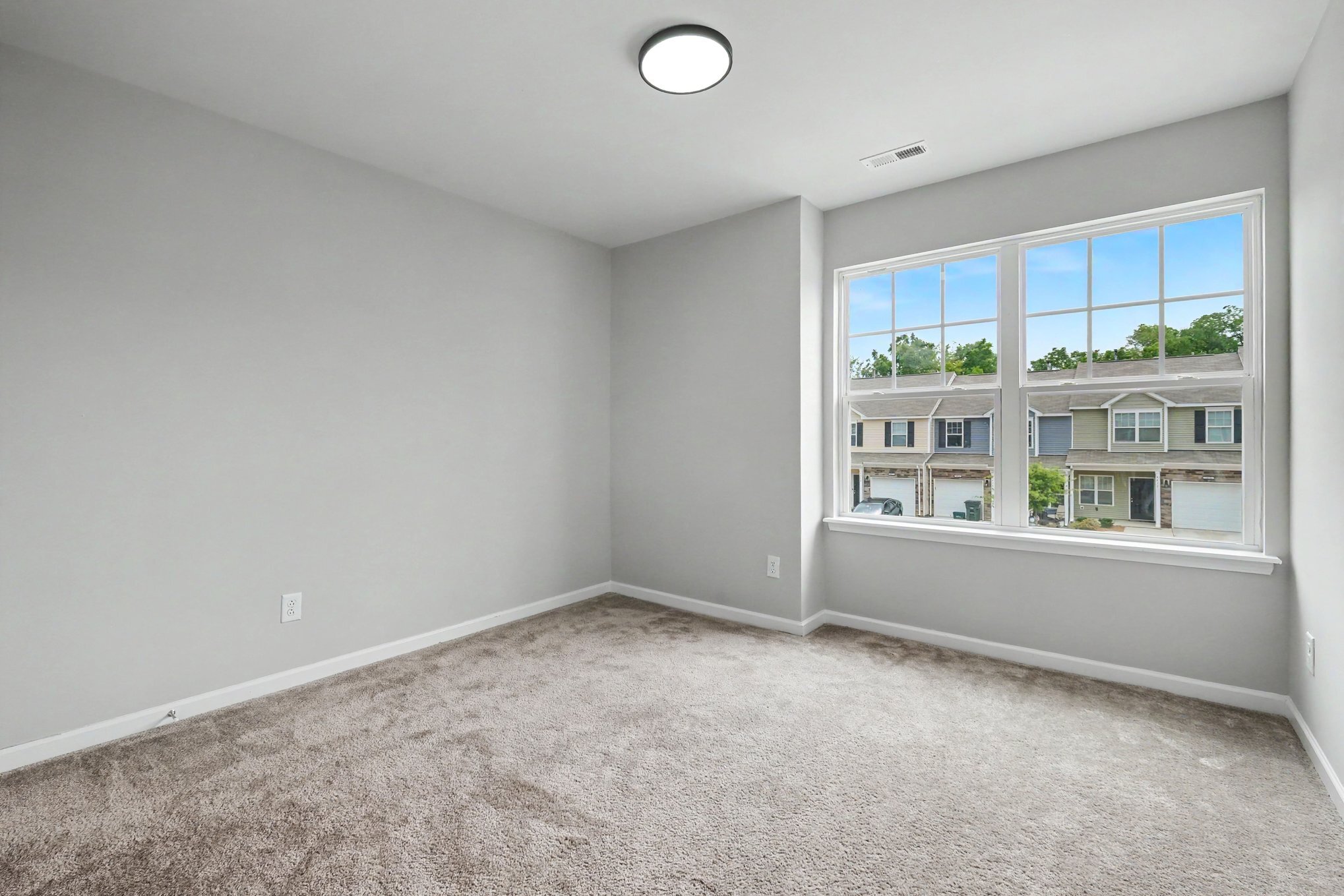 Building Photo - 6411 Revolutionary Trl