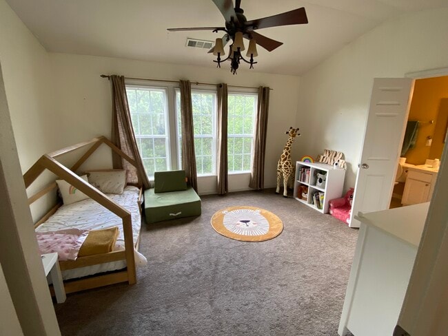 Building Photo - 4007 Edgecomb Dr