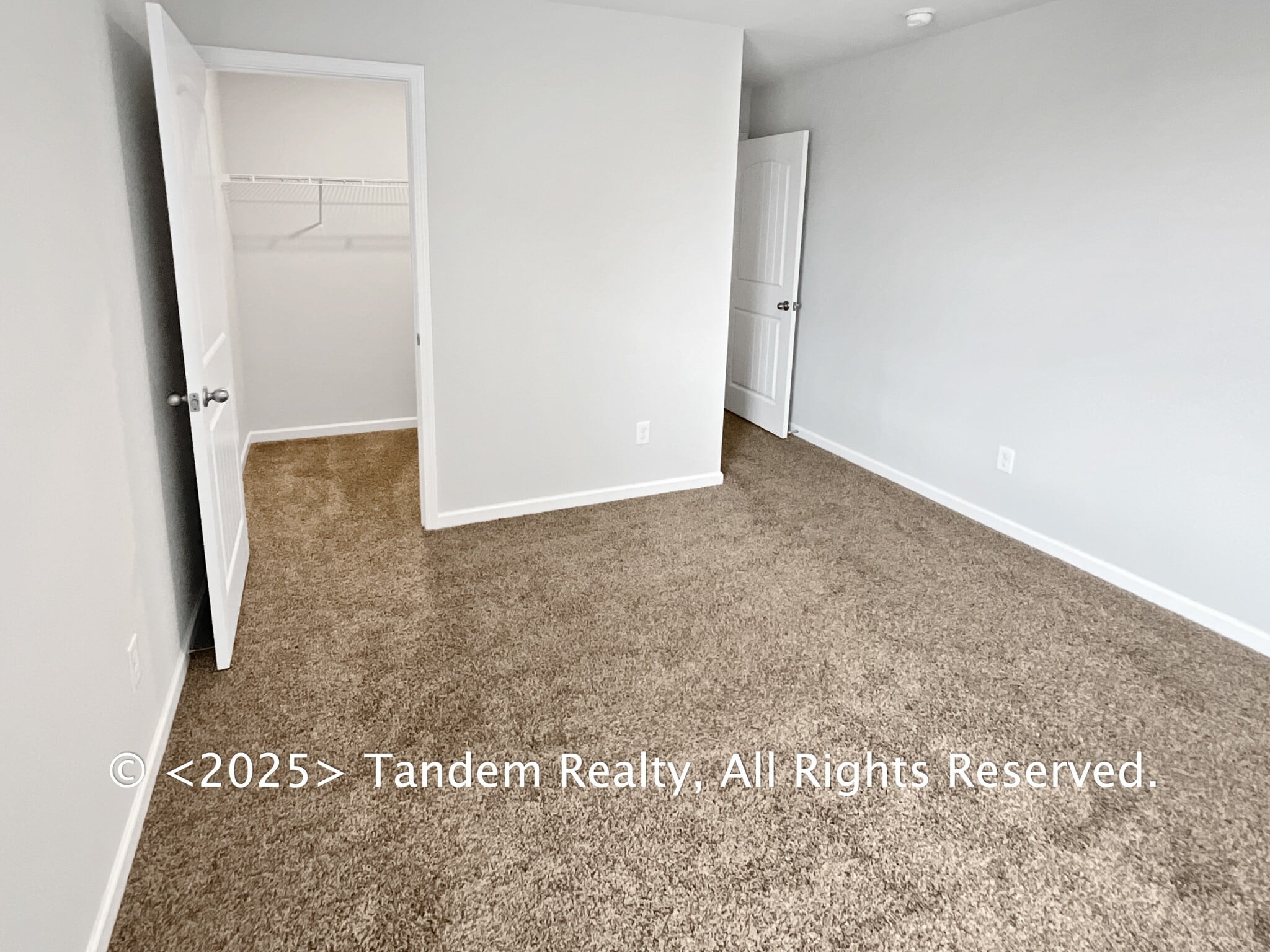 Building Photo - 8020 Forest Hills Dr