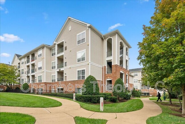 Primary Photo - 4852 Eisenhower Ave