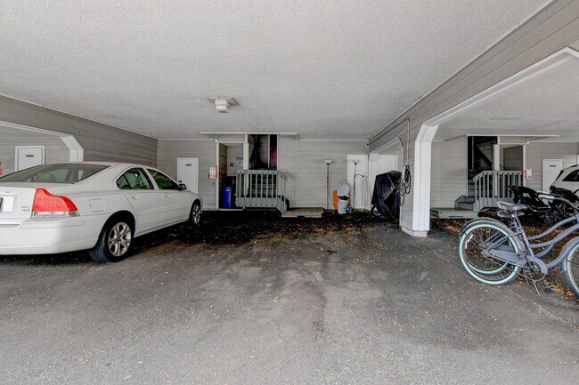 Building Photo - 816 Topsail Ln