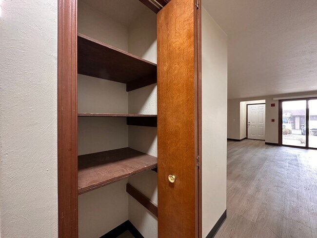 Building Photo - Recently Renovated 1 Bedroom 1 Bath Lower Apartment W/Garage!