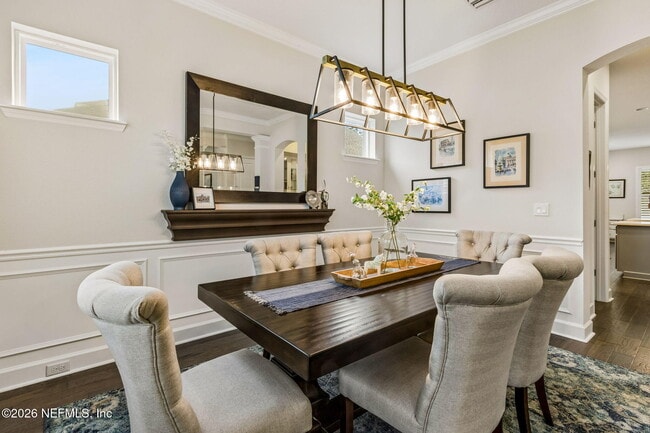 Building Photo - 209 Manor Ln