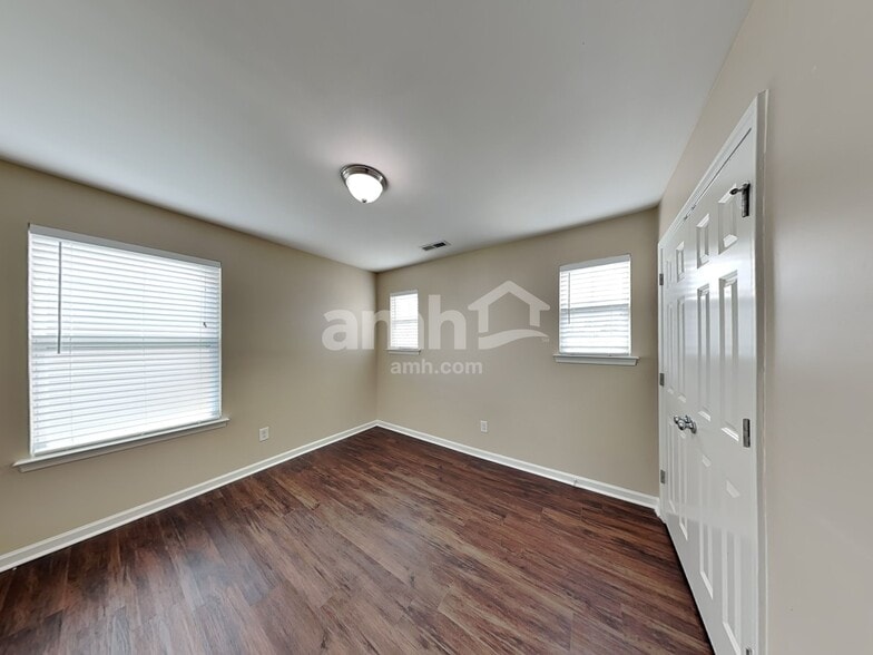 Building Photo - 392 Sweet Shrub Dr