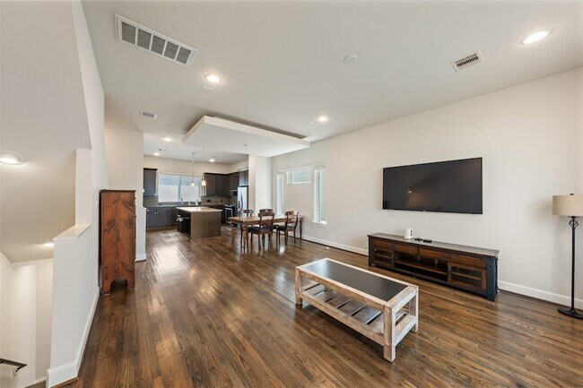 Building Photo - 314 Eado Park Cir