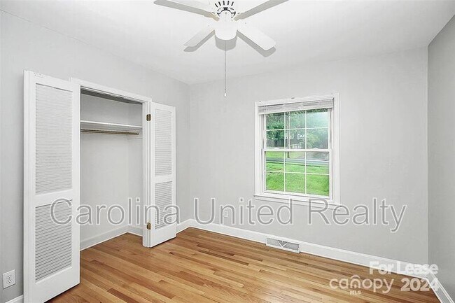 Building Photo - 6908 Lancer Dr