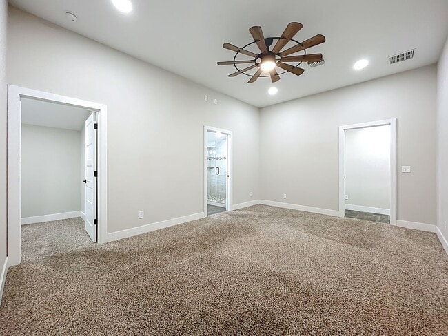 Building Photo - 389 S Central Ave