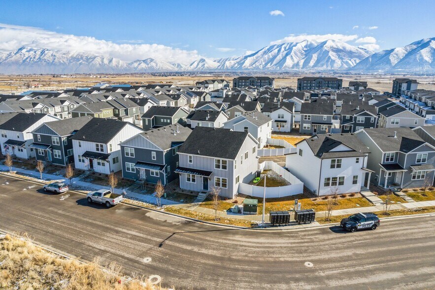 Building Photo - 1722 N 1230 E