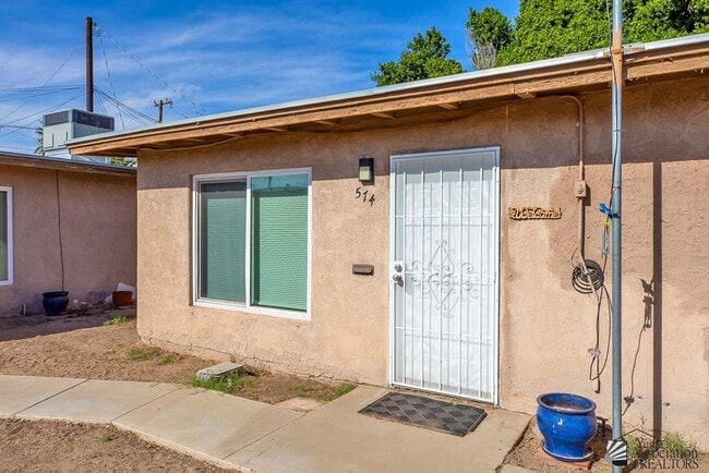 Primary Photo - 574 S 2nd Ave