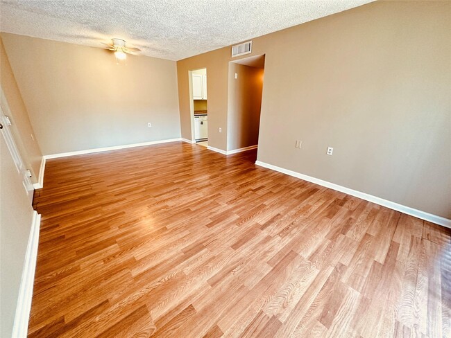 Building Photo - 1162 Lake Terry Dr