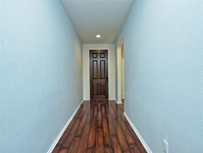 Building Photo - 2717 Claremont Ct