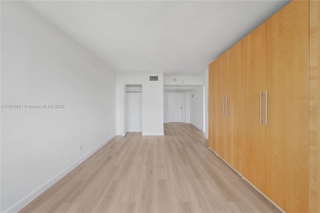 Building Photo - 780 NE 69th St