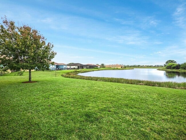 Building Photo - 12190 SW Bennington Cir