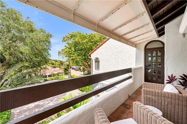 Building Photo - 5850 Pelican Bay Blvd