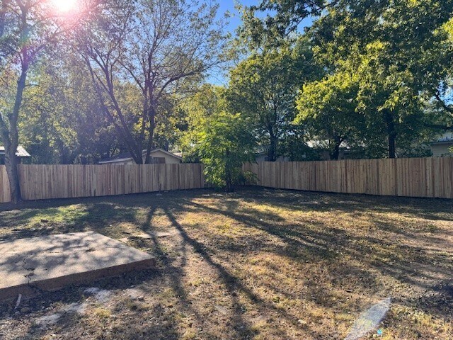 Building Photo - Newly Renovated 3 bedroom 2 bath home with...