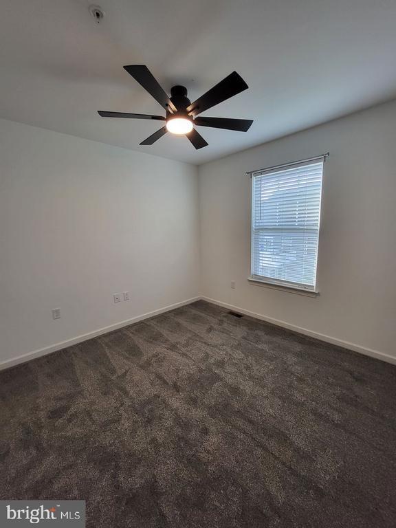 Building Photo - 210 Highland Ct
