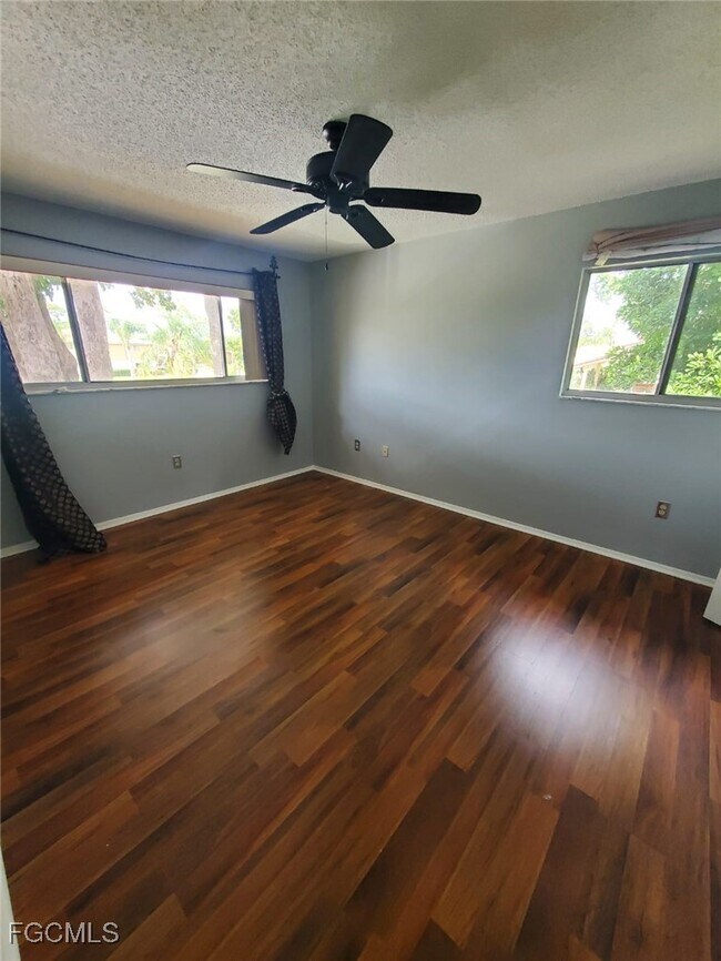 Building Photo - 5713 Foxlake Dr