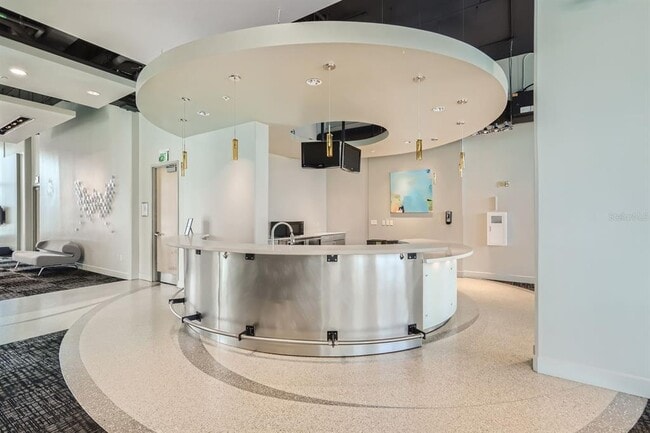 Building Photo - 150 E Robinson St