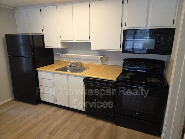 Building Photo - 9539 Olde Woods Dr