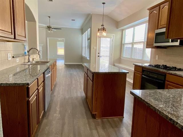 Building Photo - 1813 Glen Aerie Dr