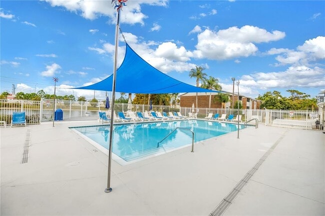 Building Photo - 1400 Gandy Blvd N