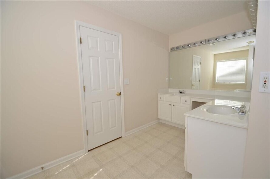 Building Photo - 4407 Weham Ct